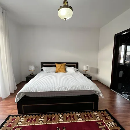 North Star Хостел Шкодер