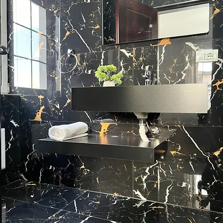 Хостел North Star Шкодер